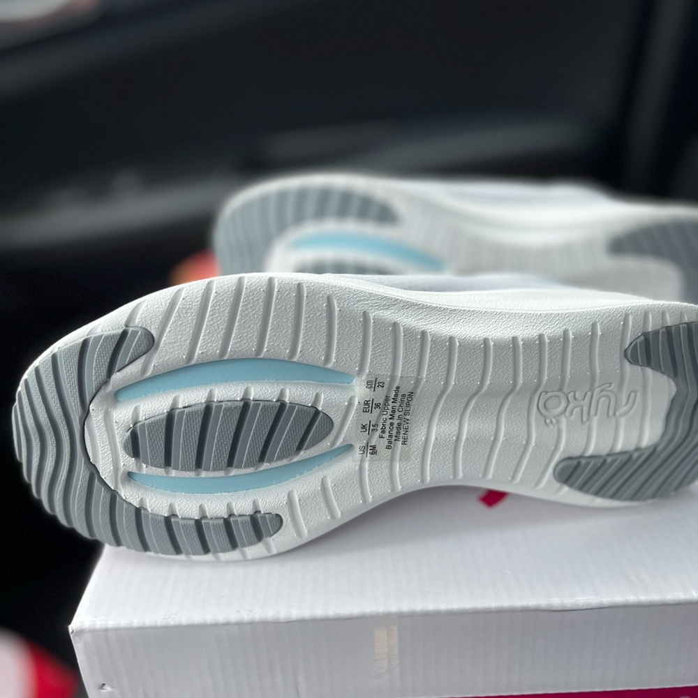 RYKA - WOMENS SLIP ON SNEAKERS NEW IN BOX -Size 6 Gray - Picture 5 of 6